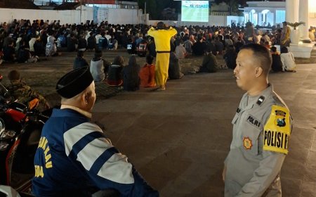 Nobar Piala Dunia 2026, Personil Polsek Besuki Pererat Kedekatan dengan Warga Demi Kamtibmas Tetap Kondusif.