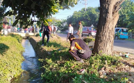 Kegiatan Kerja Bakti Dalam Rangka Menyukseskan Kegiatan Indonesia Asri Di Sepanjang Jalan Pantura Kecamatan Kapongan